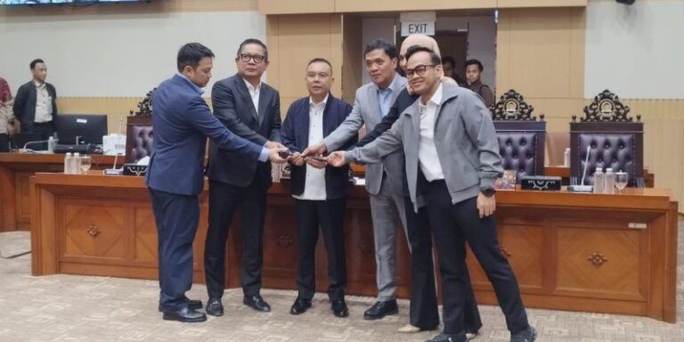 156416_10115704092025_1756166515-picsayffff